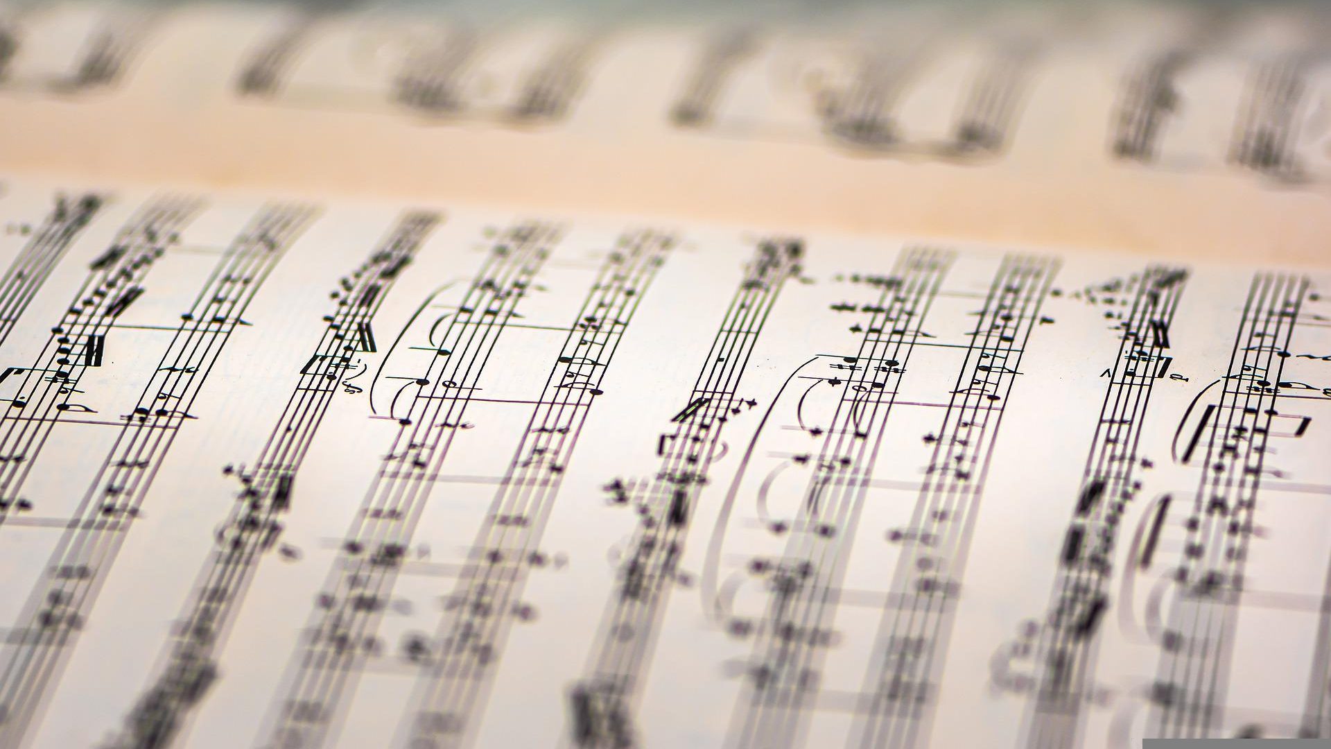 Symbolbild: Musikbuch mit Noten